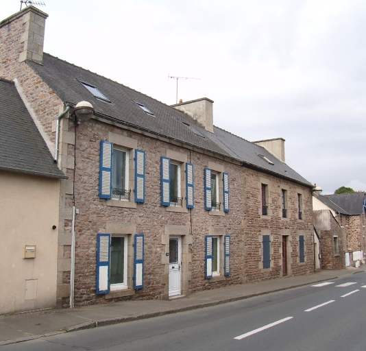 Vue générale (maison de gauche) ; Vue générale (maison de droite) ; Paimpol, le quartier de Kerity. Maisons mitoyennes de type ternaire à façade antérieure sur rue (4ème quart du 19ème siècle)