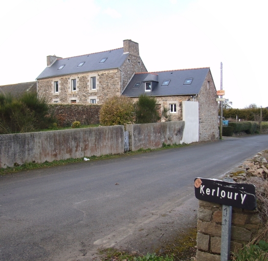 Paimpol, Kerloury. Exemple d'habitat traditionnel : maison de type ternaire (1851) ; Vue générale