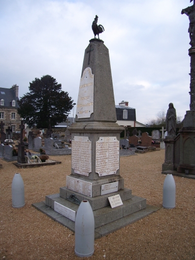 Vue générale ; Paimpol, le monument aux morts de Plounez (1921)