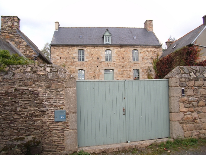 Vue générale ; Paimpol, chemin de la Croix aux Outils. Ancienne ferme (4ème quart du 18ème siècle)