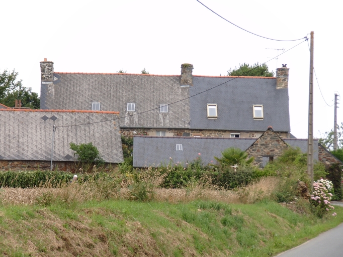 Vue générale ; Paimpol, Kermarec. Ancienne ferme (18ème siècle)