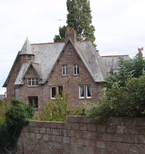 Vue générale ; Paimpol, Lanvignec. Maison construite par l'architecte James Bouillé (2ème quart du 20ème siècle)