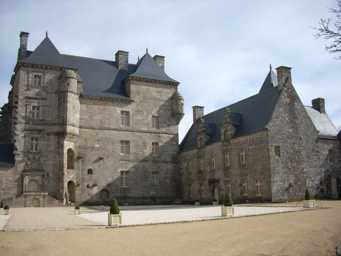 Loguivy-Plougras, Kerroué Braz : château de Kerroué