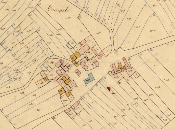 Le hameau de Tromel en 1830. Extrait du cadastre ancien, section 34 (A.D. Finistère, 3P 45) ; Chapelle Saint-Michel de Tromel (disparue) en 1830. Extrait du cadastre ancien, section 34 (A.D. Finistère, 3P 45)