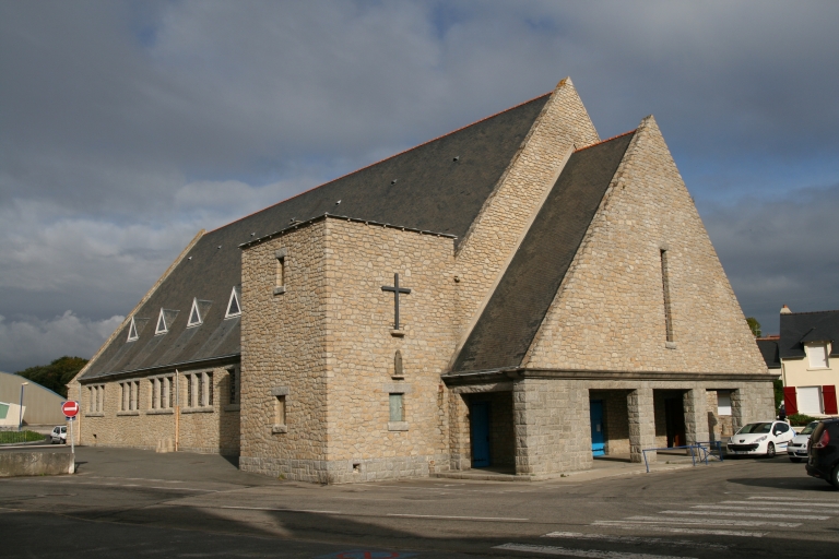 Vue générale sud-est ; Chapelle Notre-Dame-de-Gwel-Mor, 1958. Vue générale sud-est ; Morgat. Chapelle Notre-Dame-de-Gwel-Mor, Vue générale nord-est