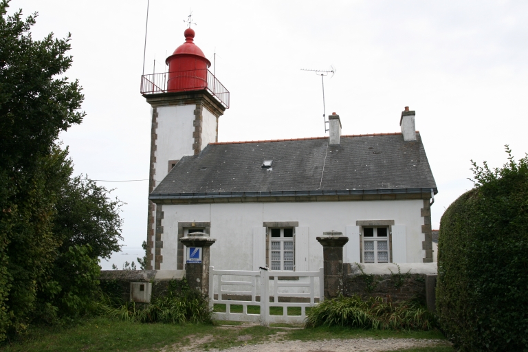 Morgat. Pointe du Kador. Maison-phare, 1914, vue générale ouest ; Maison-phare de la pointe du Kador, 1914 ; Vue générale ouest