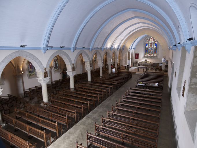 Église : vue générale vers le choeur (état en 2010)