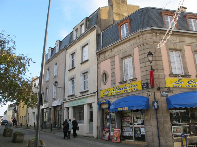 Maisons place Cabello, versant ouest