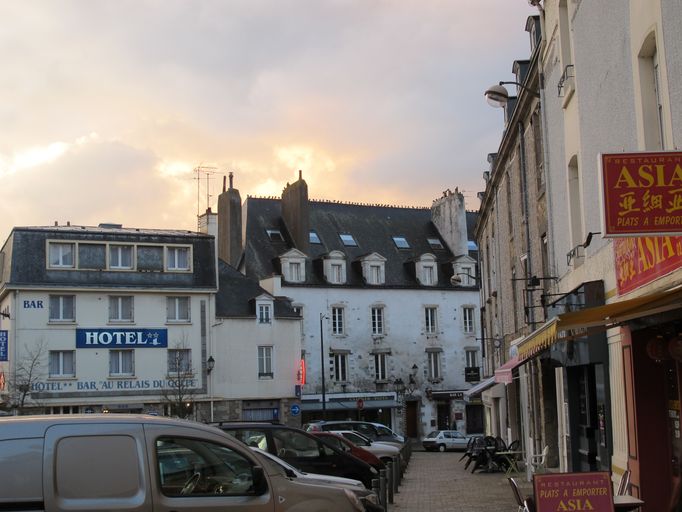 Vue générale et logis des soeurs de l'hôpital