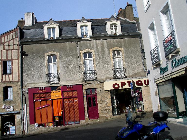 Maison, 25 place des Lices (Vannes)