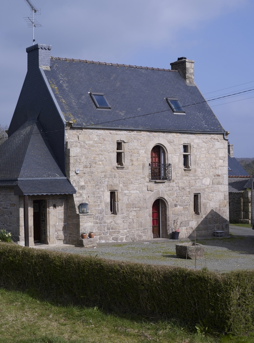 Loguivy-Plougras, Kerguélen : manoir, vue sud