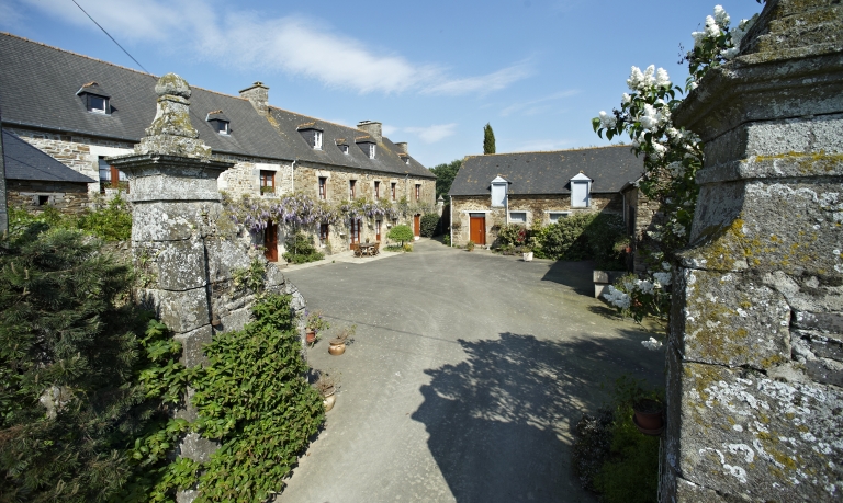 Pont-Cadeuc, maison de maître, 18e siècle, 1806 ; Vue générale prise de l'entrée