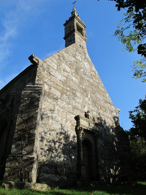 Lanvellec, Saint-Goulven : chapelle, mur-pignon ouest couronné d´un clocheton