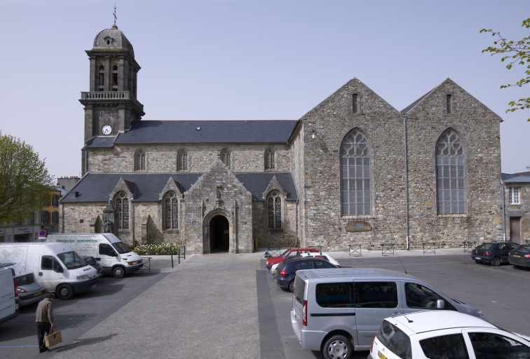 Eglise paroissiale Saint-Pierre, 16e siècle, 1866, 1900, vue générale sud ; Vue générale sud ; Eglise paroissiale Saint-Pierre, vue générale sud