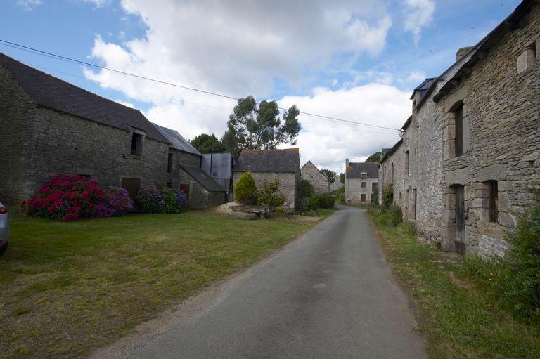 Le hameau de Bosreux ; Arrivée est