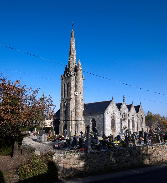 Cavan, le bourg : église paroissiale Saint-Chéron, vue générale depuis le sud-ouest ; Cavan, le bourg : église paroissiale Saint-Chéron, vue générale depuis le sud-ouest