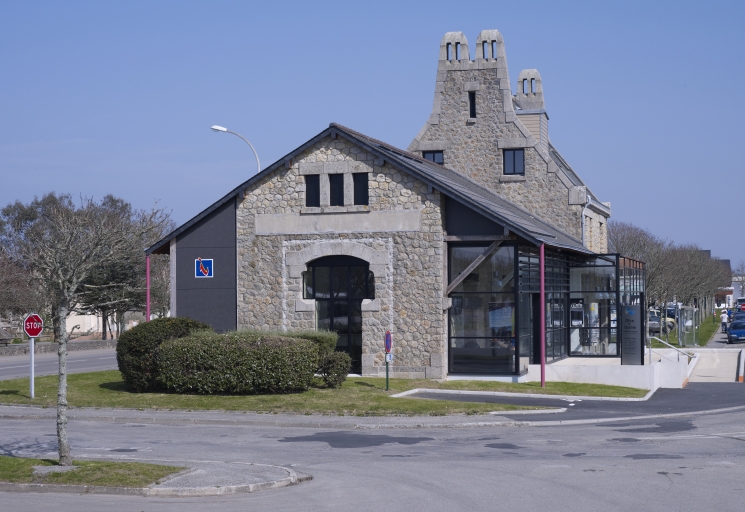 Ancienne gare, vue générale ouest, état en 2012 après restauration