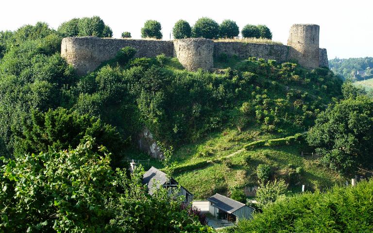 Château fort (Léhon fusionnée en Dinan en 2018)
