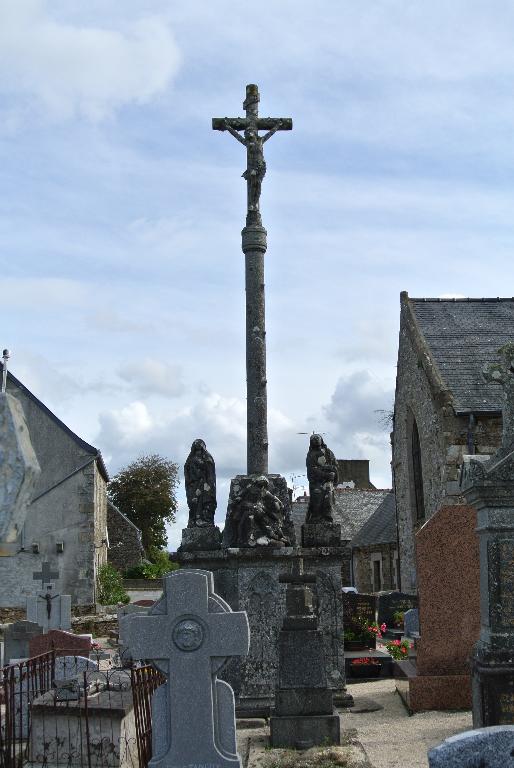 Croix de cimetière, bourg (Troguéry)