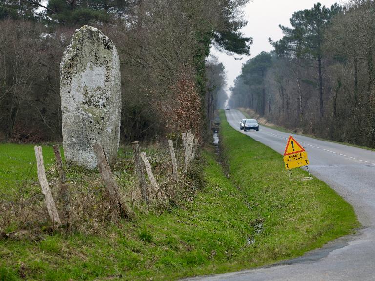 "Elévation antérieure du menhir dit de ""La Pierre Longue"""