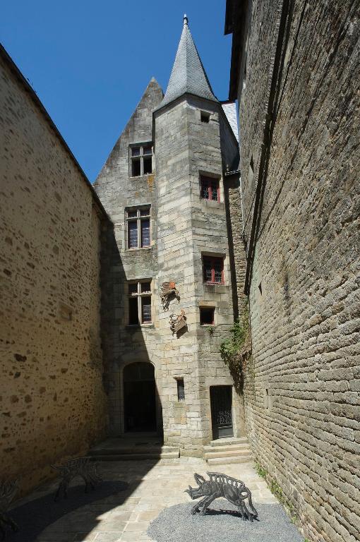 Vue générale élévation sud et cour rue Noé