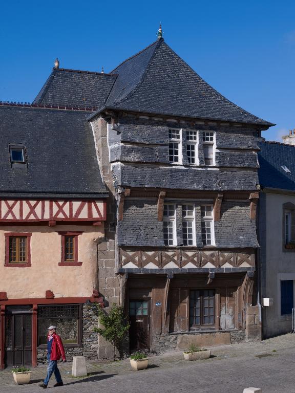 Maison n°2 place du Martray, 1ère moitié 15e siècle. Façade nord ; Façade nord