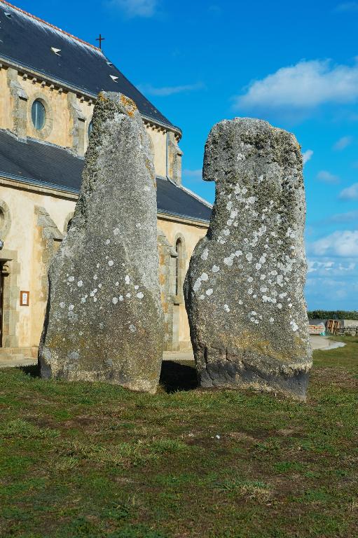 Menhirs, les Causeurs ; Mégalithes, Ar brigourien