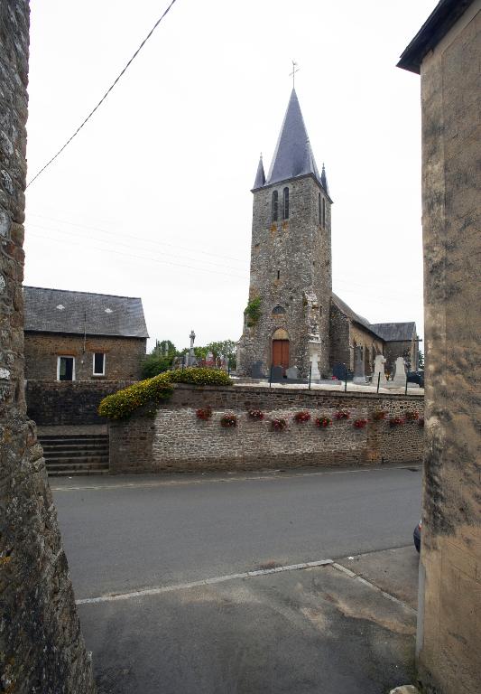 Eglise paroissiale Saint-Pierre, avenue de Bretagne (Dompierre-du-Chemin fusionnée en Luitré-Dompierre en 2019)