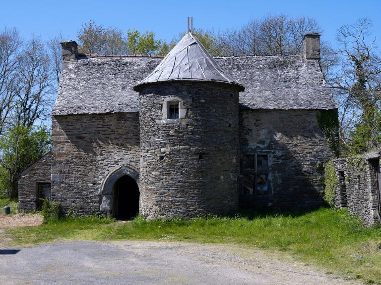 Manoir, logis : élévation est  (état en 2014) { { {