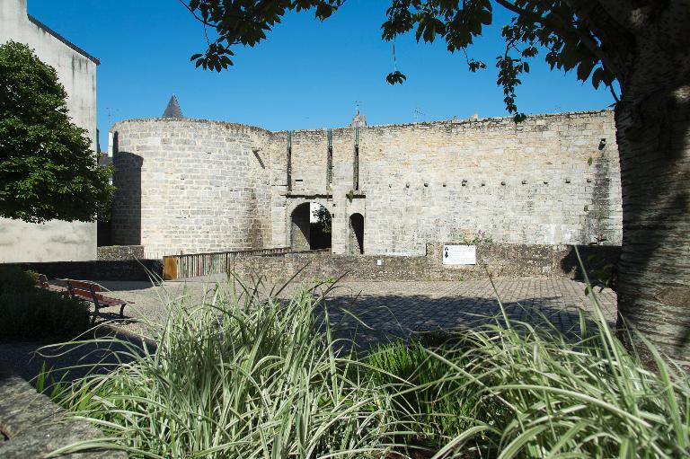 Porte Calmont, venelle de la Tour Trompette (Vannes)