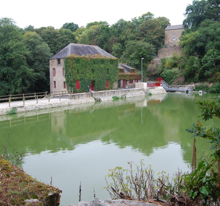 Le moulin à papier et l'étang