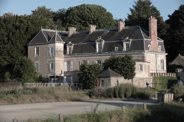 Vue générale sur la Rance ; Demeure, dite "château Bouvet" ; Mordreuc, Château Bouvet, 1641, 18e siècle, 19e siècle