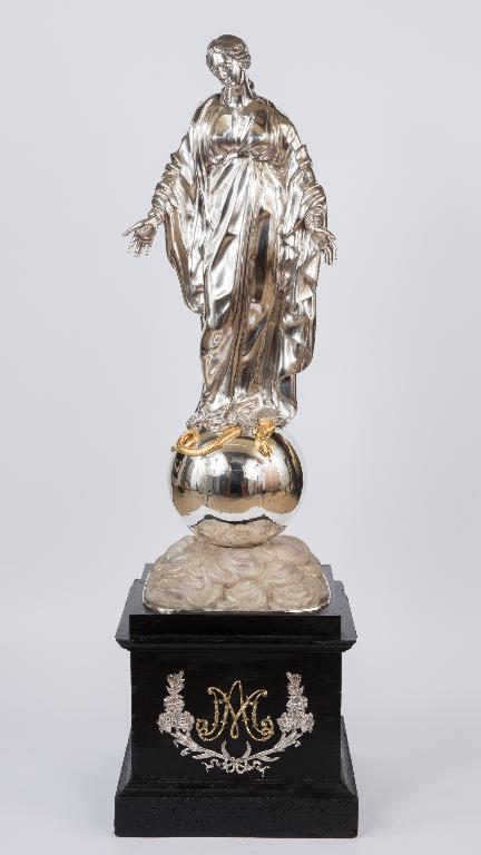 Statue de l'Immaculée Conception - vue générale avec socle