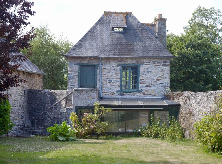 "Tréguier, 20 et 22 rue Colvestre : pavillon de jardin ou ""gloriette"", élévation sud"