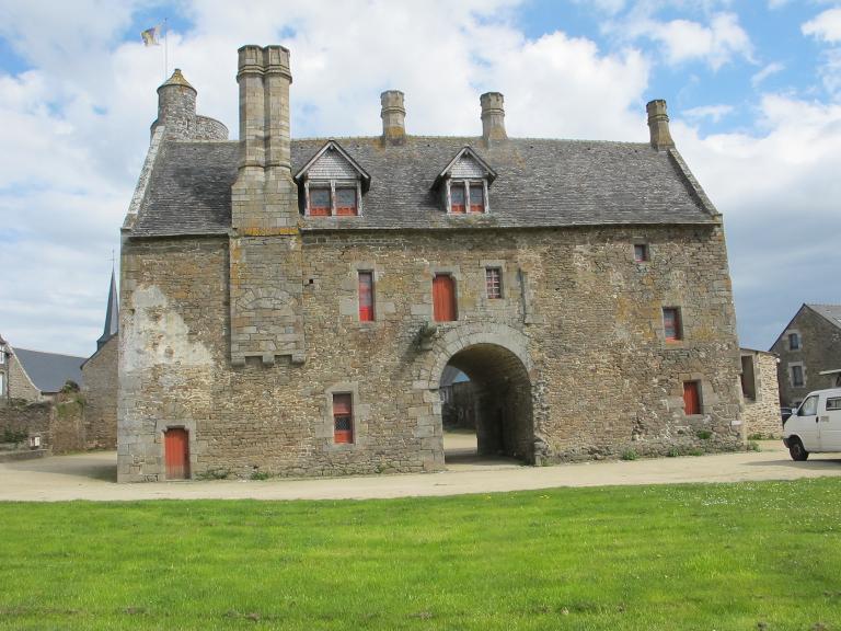 Manoir de la Grand-Cour (Taden)