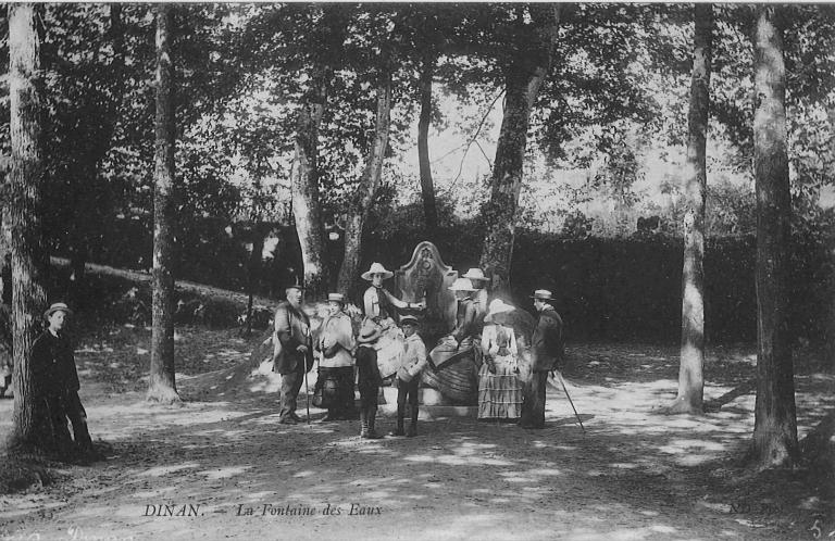 La Fontaine des Eaux, carte postale vers 1900, ND photographe. Coll. Bibliothèque municipale de Dinan