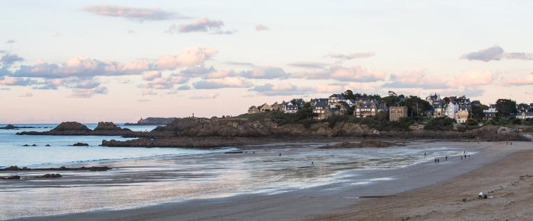 Vue générale depuis la plage de Longchamps