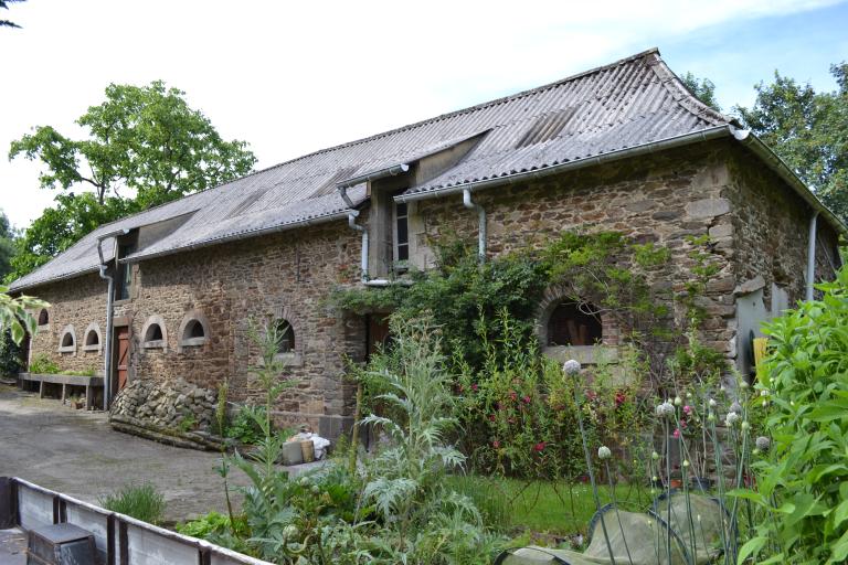 Vue générale façade sud de la blanchisserie du Leck