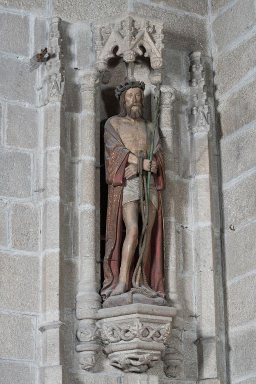 Statue en pied