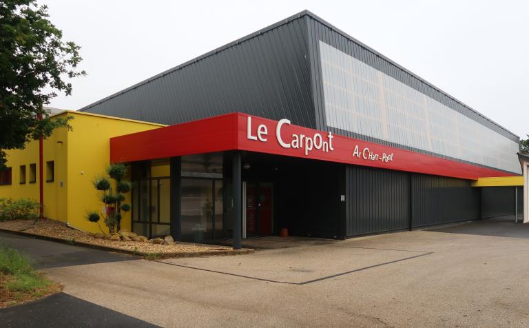 "Complexe sportif ""le Carpont"", rue des Écoles (Louannec)"