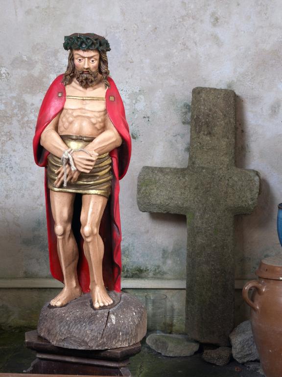 Statue en pied