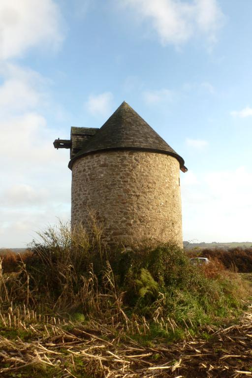 Moulin à vent de Quenictuec, vue générale nord-ouest. (2020)
