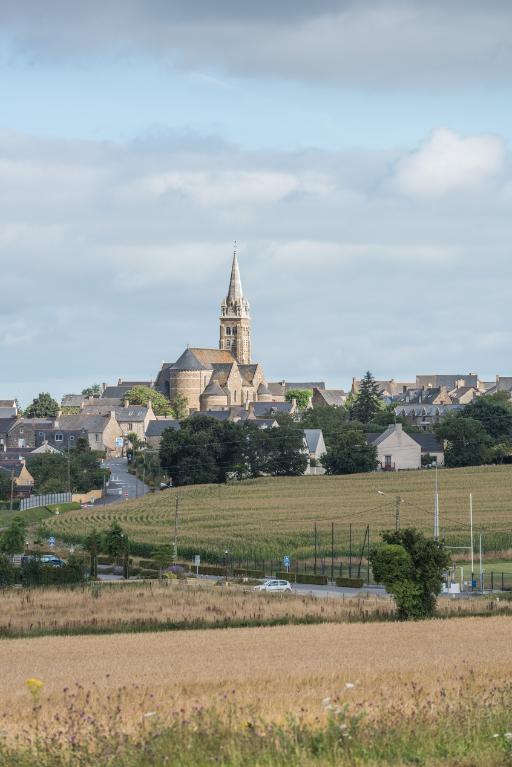 Vue de situation dans le bourg depuis le sud