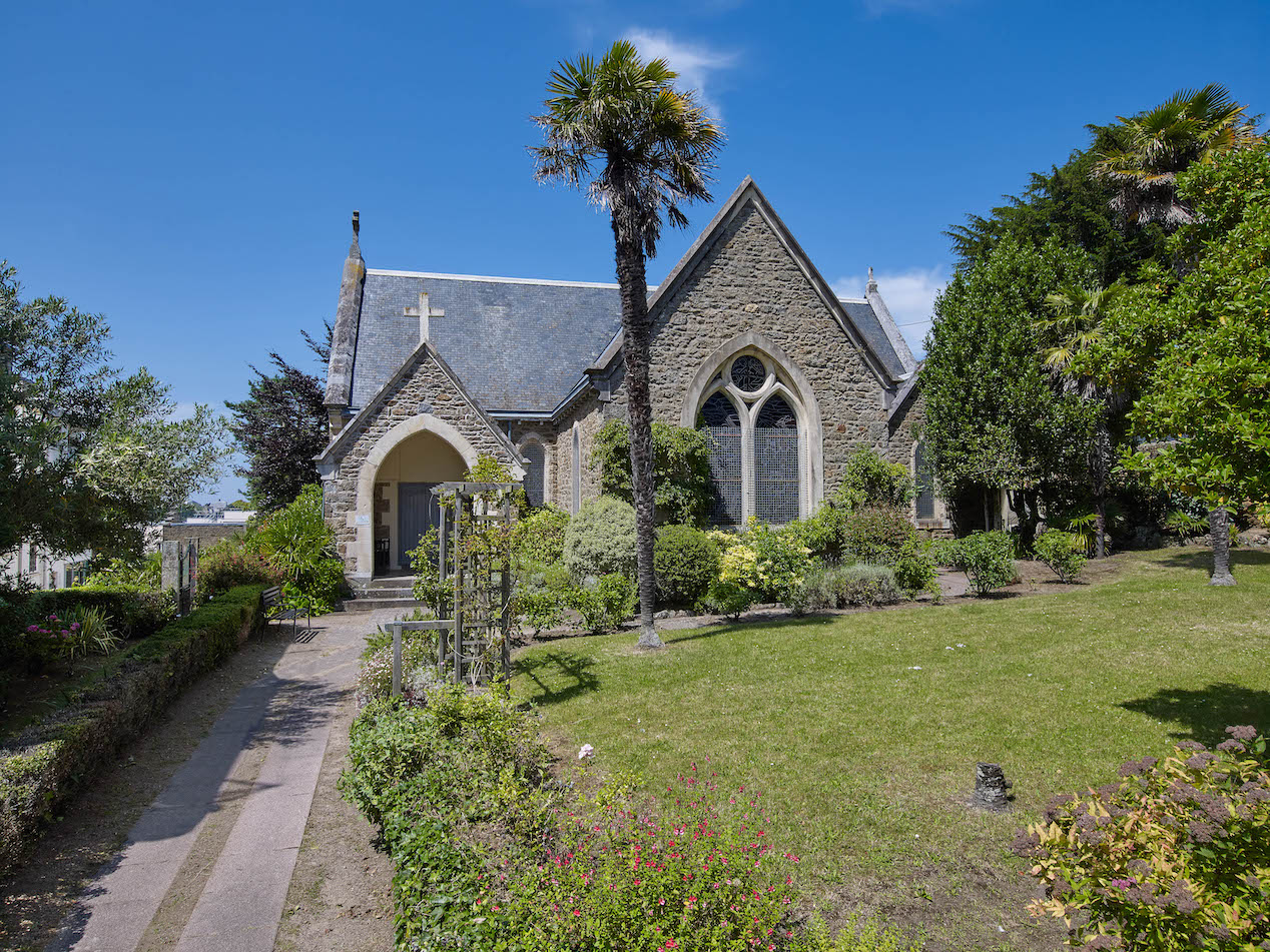 Eglise anglicane Saint-Barthélémy, rue des Cèdres ; rue Faber (Dinard)