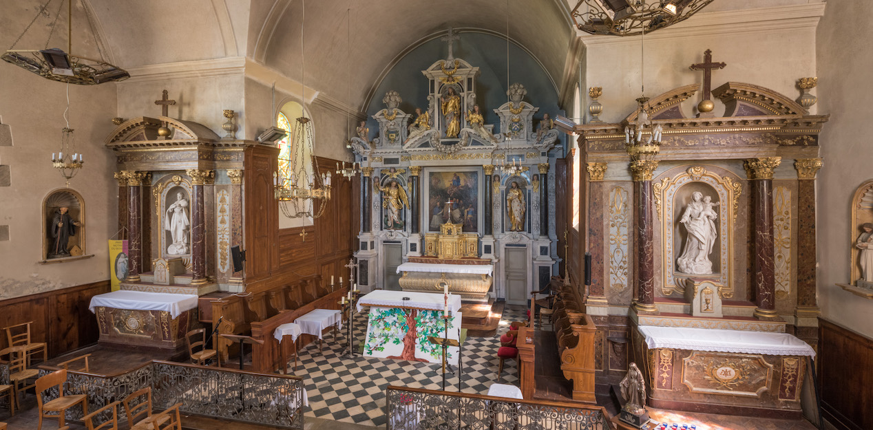 Transept et choeur, vue générale des retables 