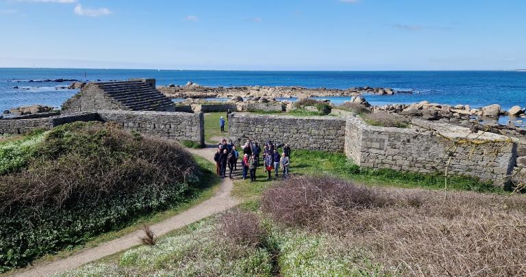 Vue générale du fort : doté de deux demi-bastions, le mur d'enceinte est crénelé (Journée d'étude organisée par l'Association 1846, La fortification du 19e siècle : connaître et partager, 20 avril 2024) 