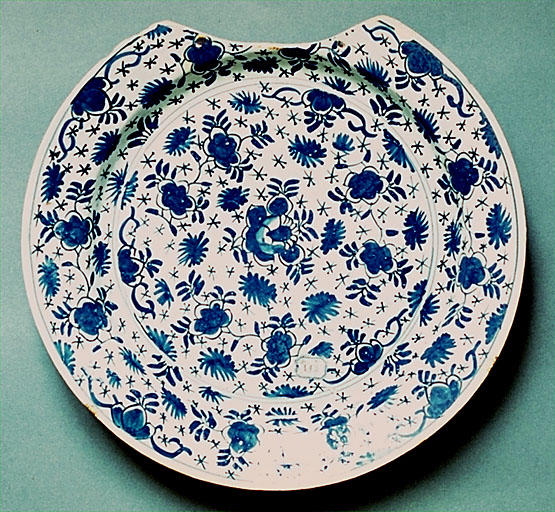 ASSIETTE : décor à semis N°2