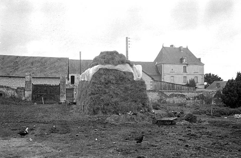 Logis principal et dépendances ouest, élévations est, état en 1970
