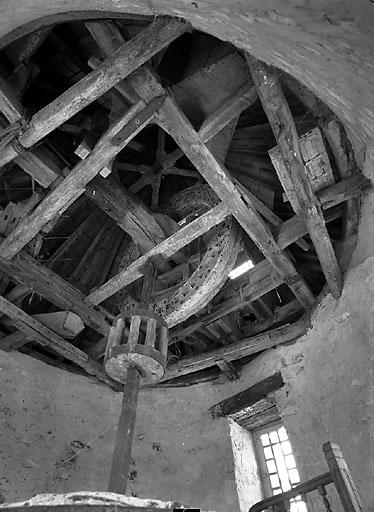 Intérieur, charpente.