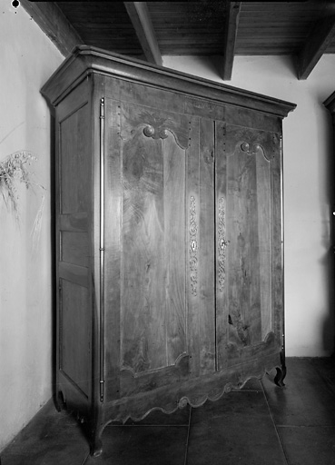Armoire (260)